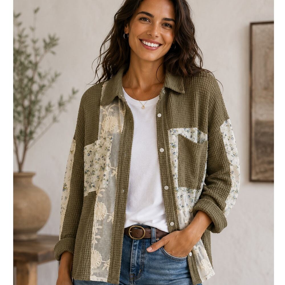 Davi & Dani Mixed Media Snap Top Womens Medium Khaki Waffle Knit & Floral Print